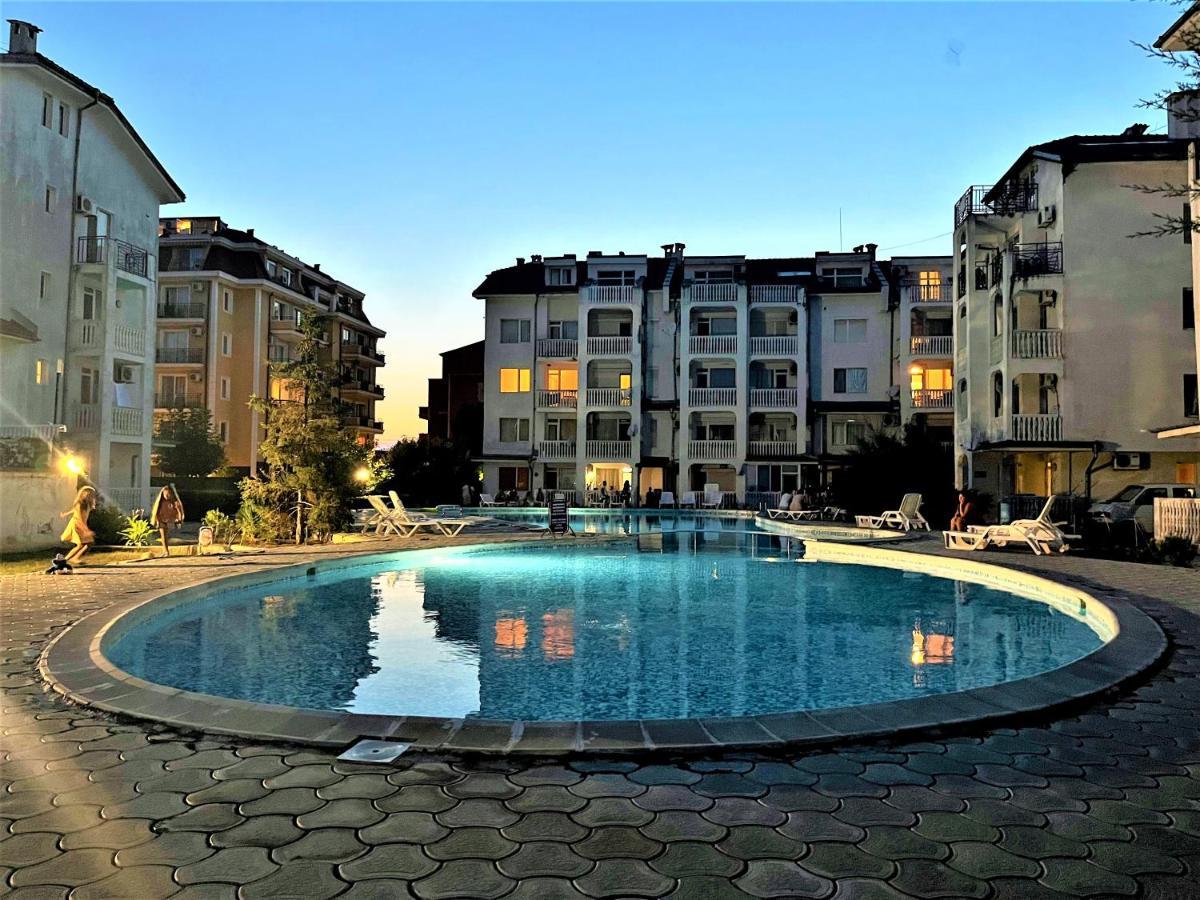 Bravo 5 Holiday Home Сонячний Берег Екстер'єр фото