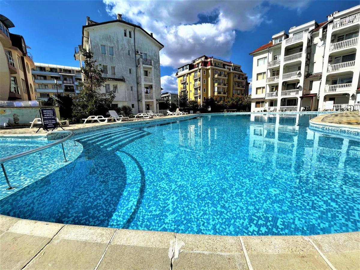 Bravo 5 Holiday Home Сонячний Берег Екстер'єр фото