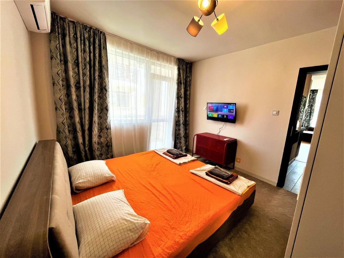 Bravo 5 Holiday Home Сонячний Берег Екстер'єр фото